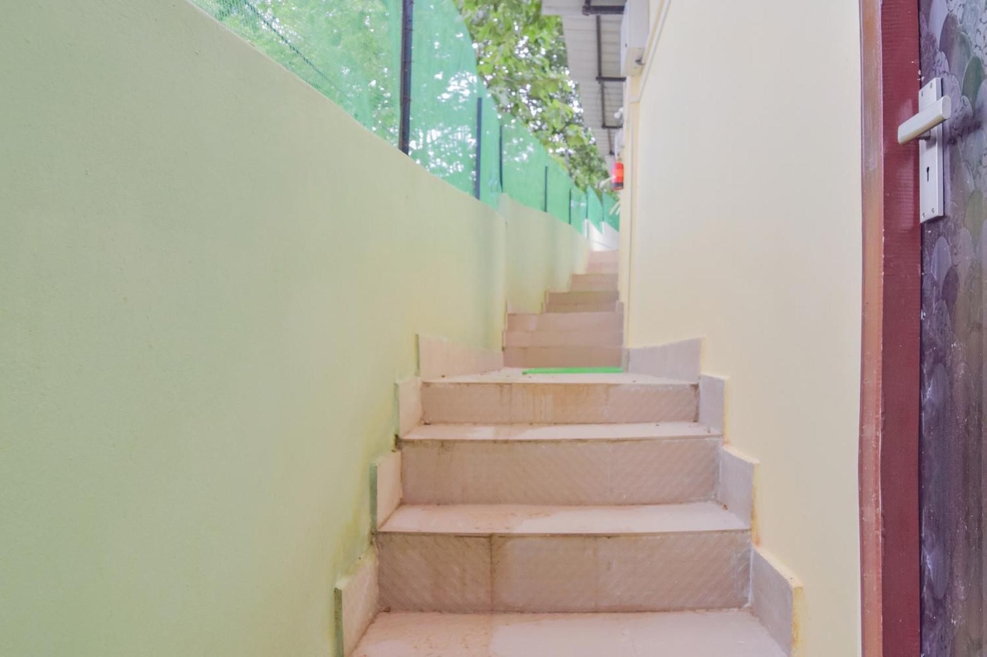Hotel O Darshini Homes グワーハーティー エクステリア 写真